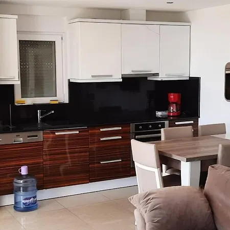 Doga Ve Deniz Manzarali Site Icerisinde Havuzlu * Alanya